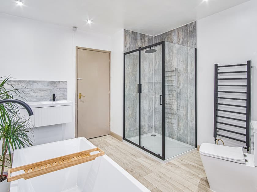 Bathroom | Insignia, Cowes