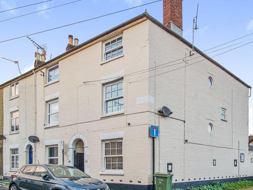 Exterior | Insignia, Cowes