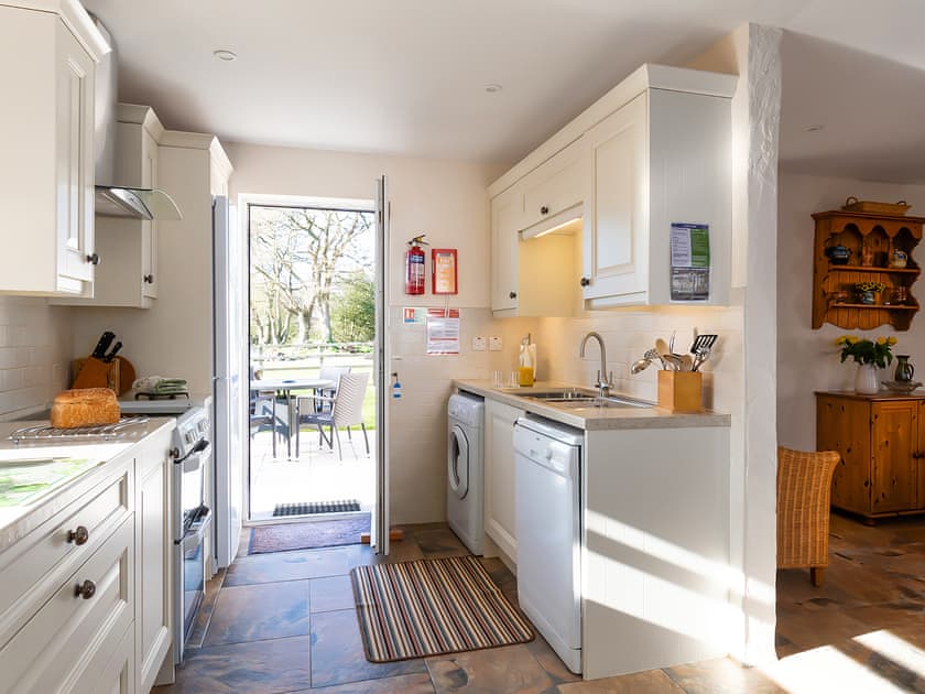 Kitchen | Cothi Cottage - Penwern Fach Cottages, Ponthirwaun