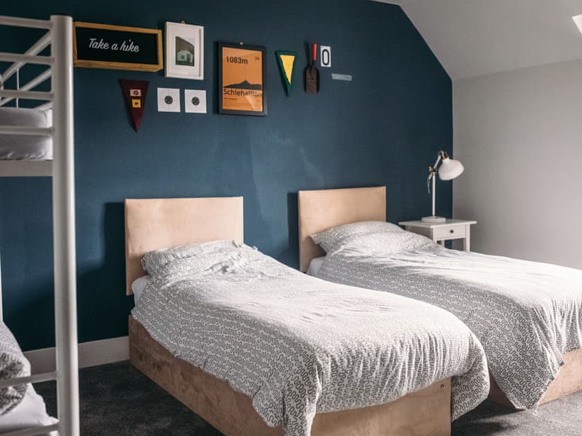 Twin bedroom | The Farmhouse - Boreland Loch Tay, Fearnan, near Aberfeldy