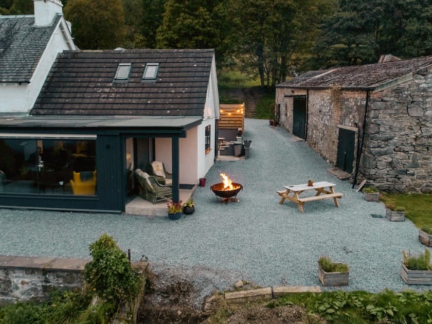 Outdoor area | The Farmhouse - Boreland Loch Tay, Fearnan, near Aberfeldy