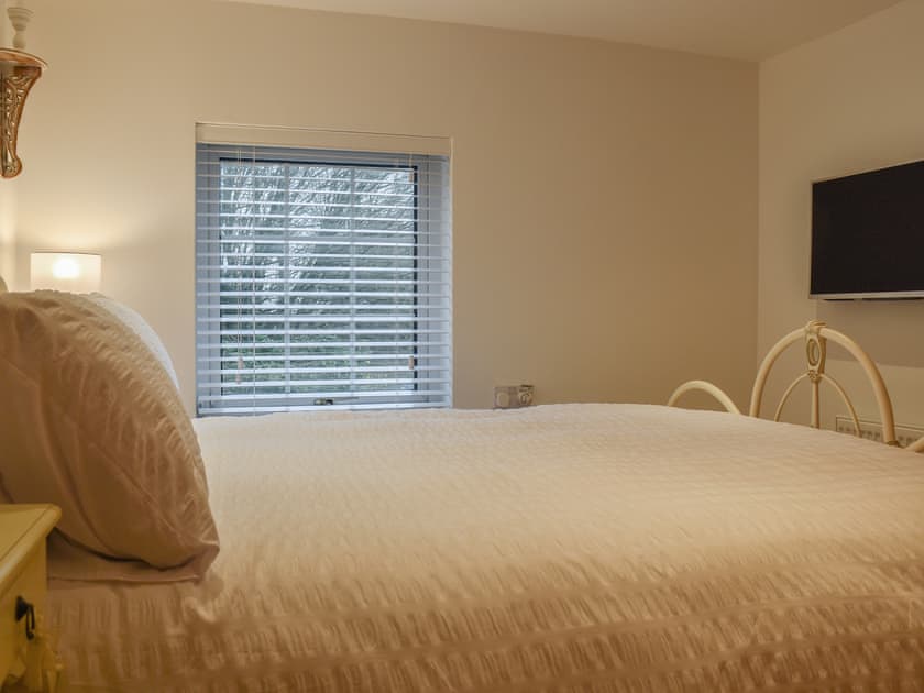 Double bedroom | Pippin Cottage, Bures