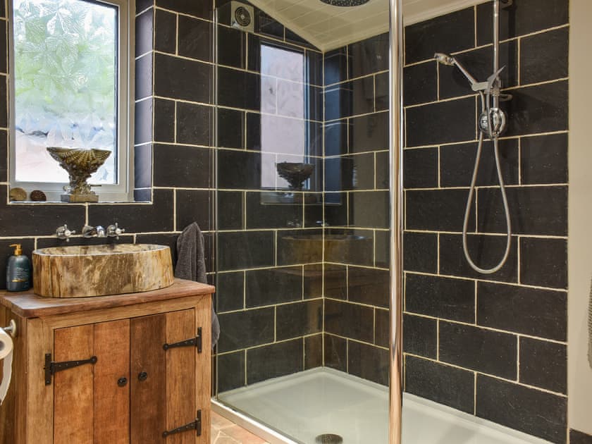 Shower room | Pippin Cottage, Bures