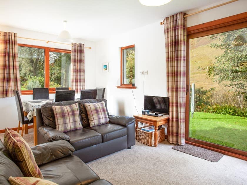 Living room/dining room | Bidean Cottage - Glencoe Mountain Cottages, Glencoe