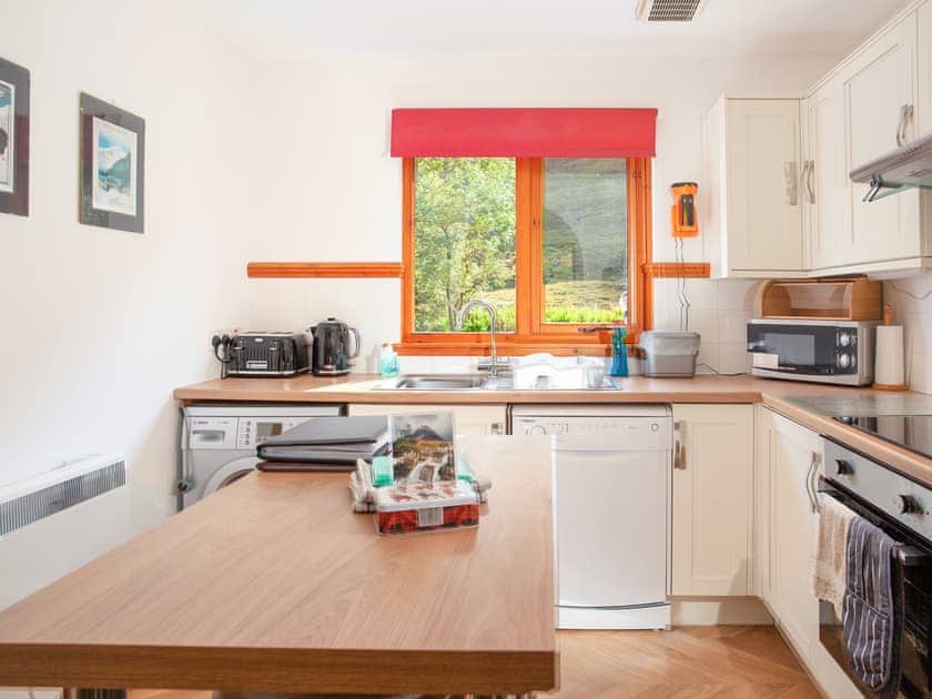 Kitchen area | Bidean Cottage - Glencoe Mountain Cottages, Glencoe