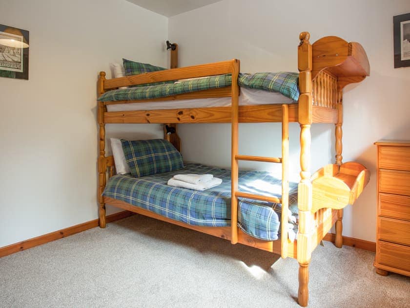 Bunk bedroom | Bidean Cottage - Glencoe Mountain Cottages, Glencoe