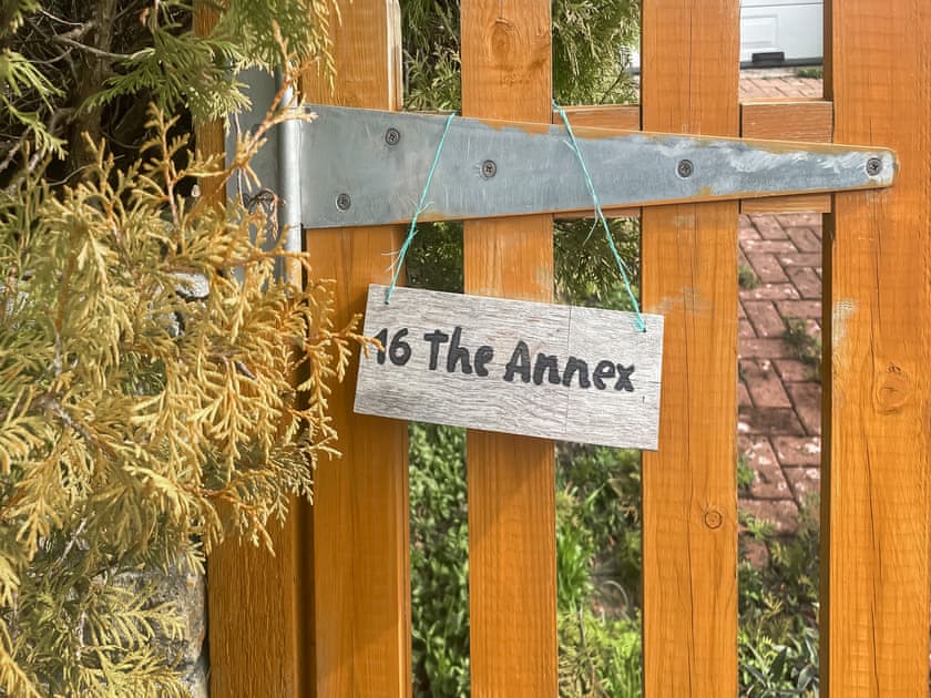 Driveway gate | Waterside Park Annex, Kingsbridge