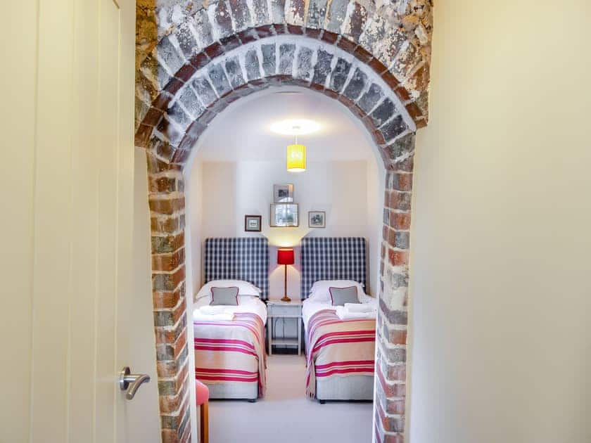 Twin bedroom | Thyme Cottage - Beachy Head Cottages, East Dean