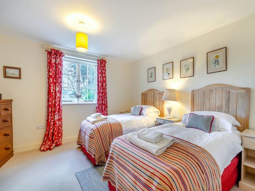 Twin bedroom | Thyme Cottage - Beachy Head Cottages, East Dean