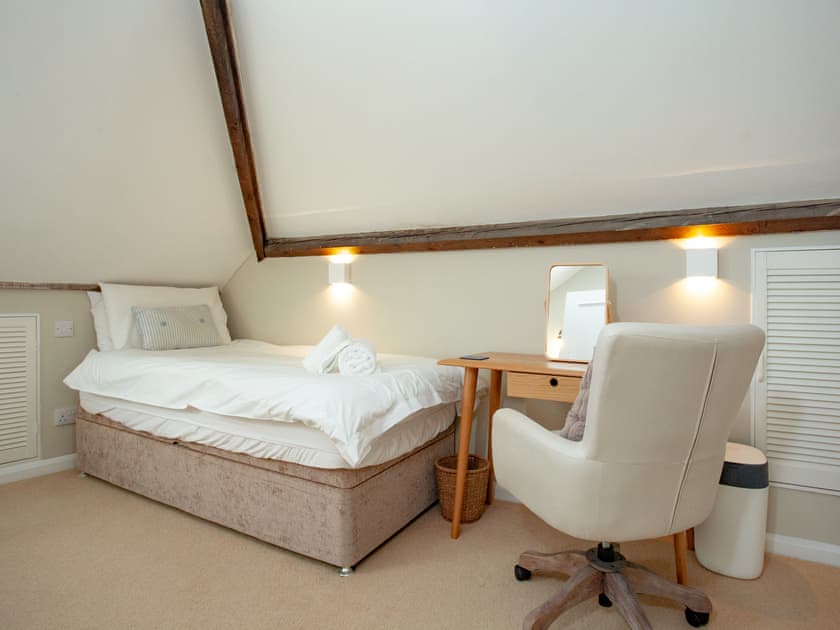 Twin bedroom | Upper Forge, Malborough