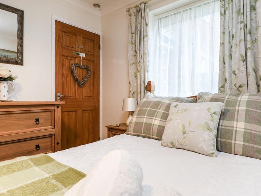 Double bedroom | Queen Bower Farm Lodge, Alverstone, near Sandown