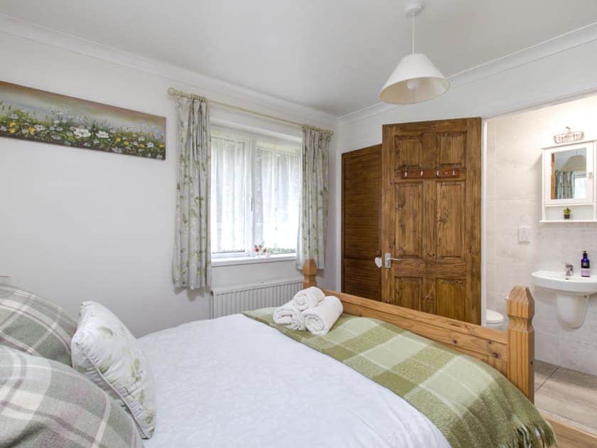 Double bedroom | Queen Bower Farm Lodge, Alverstone, near Sandown