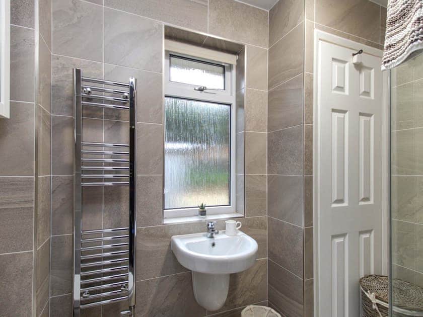 Shower room | Queen Bower Farm Lodge, Alverstone, near Sandown
