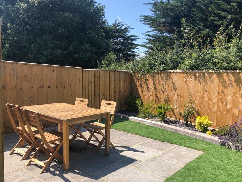 Garden | Queen Bower Farm Lodge, Alverstone, near Sandown
