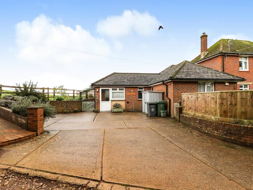 Parking | Queen Bower Farm Lodge, Alverstone, near Sandown