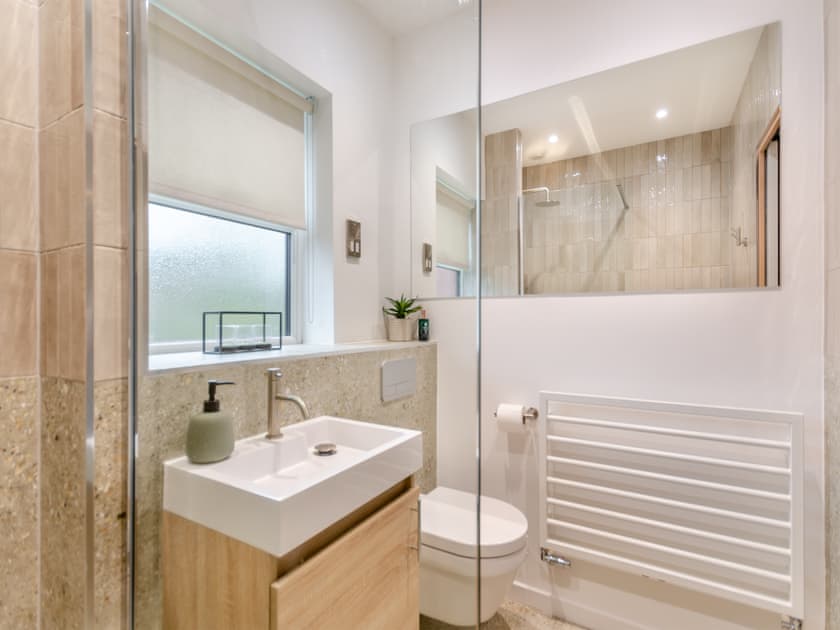 Shower room | Victoria’s Retreat - Lincoln Retreats, Lincoln