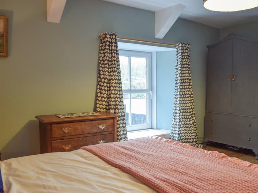 Double bedroom | Bronrhiw, Newport, near Cardigan