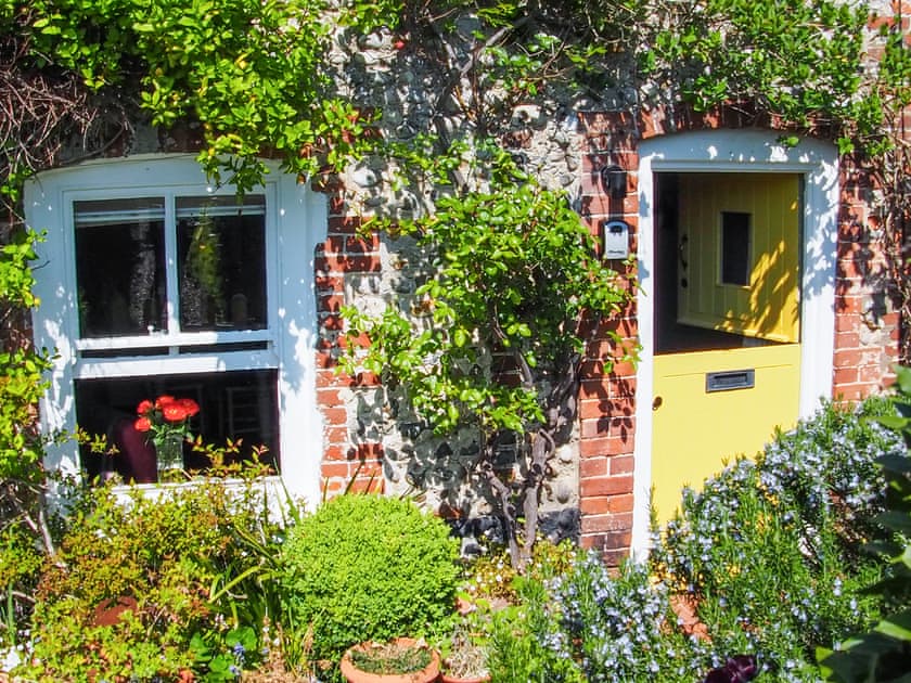 Exterior | Bella’s Cottage, Stiffkey