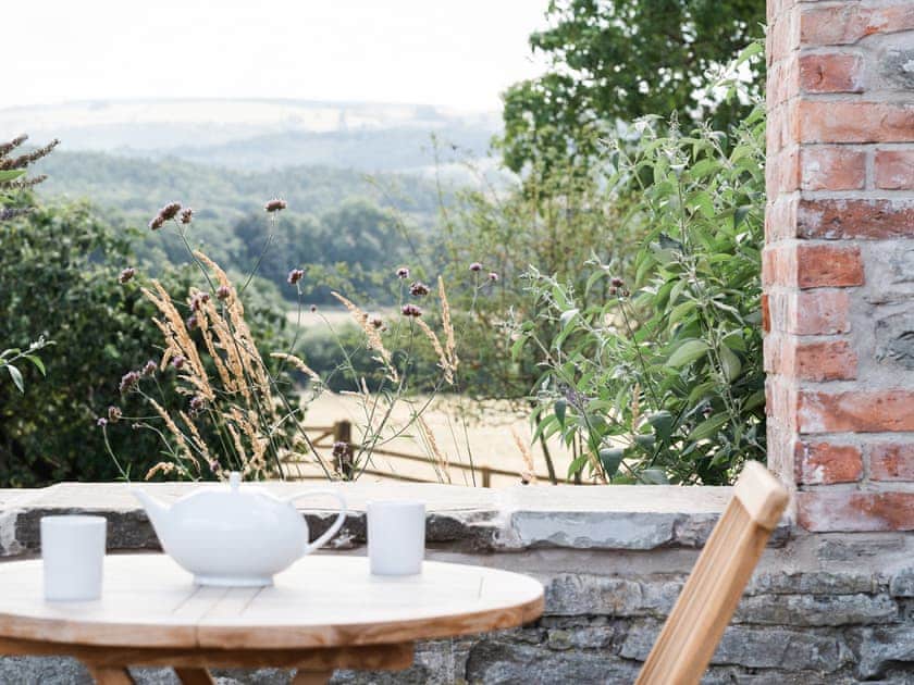 Sitting-out-area | Blackrock Barn, Hay-on-Wye