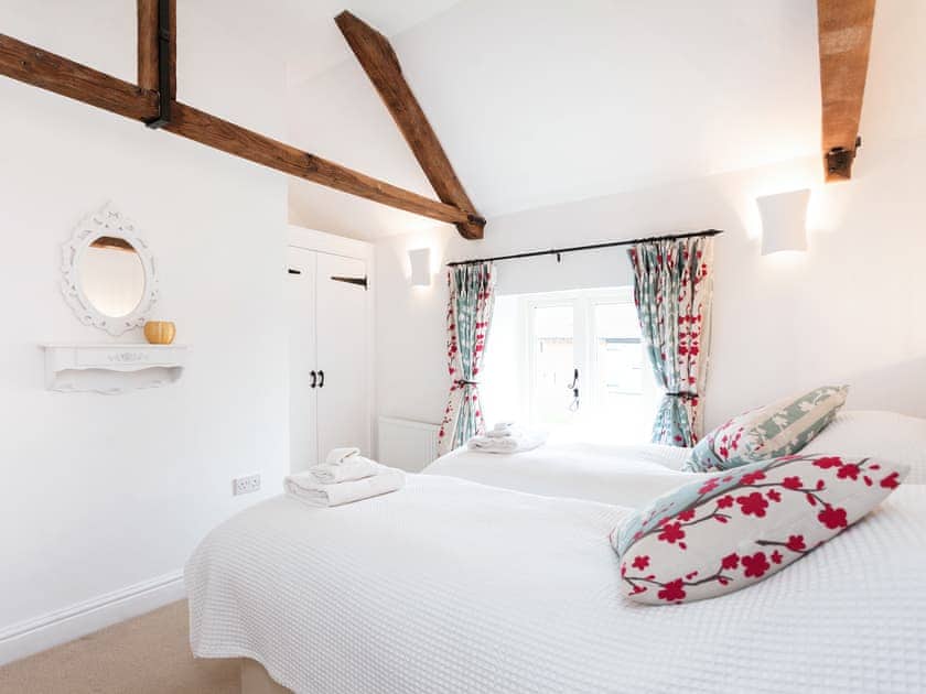 Twin bedroom | Harvey Cottage, Barney