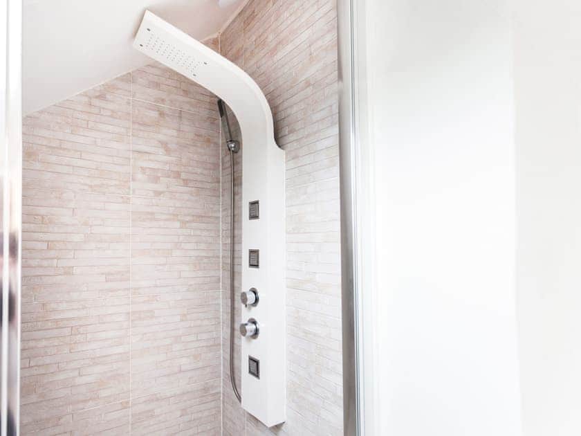 Bathroom | Harvey Cottage, Barney