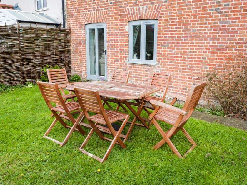 Outdoor eating area | Harvey Cottage, Barney