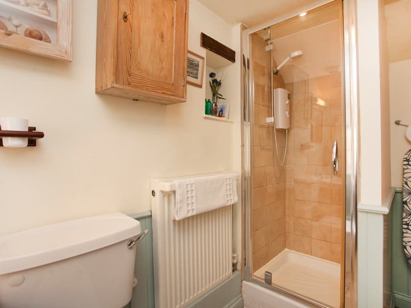 Shower room | Honey Barrell Cottage, Stiffkey