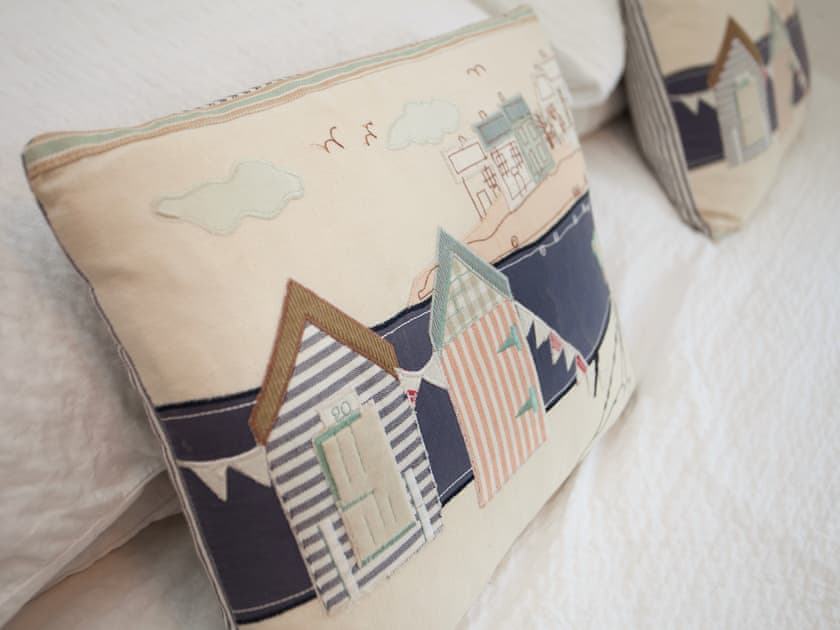 Double bedroom | Honey Barrell Cottage, Stiffkey