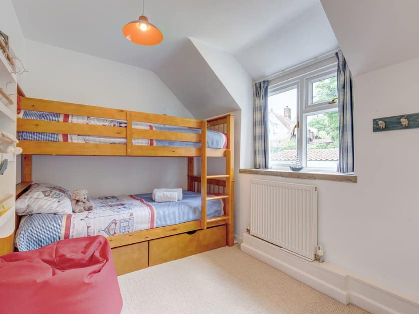 Bunk bedroom | Flint Cottage, Stiffkey