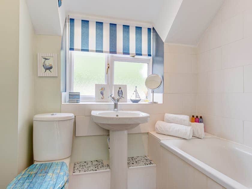 Bathroom | Flint Cottage, Stiffkey