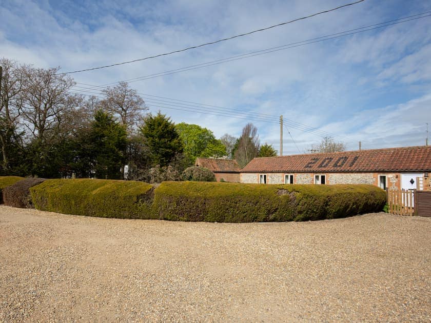 Setting | The Bolt Hole, West Beckham
