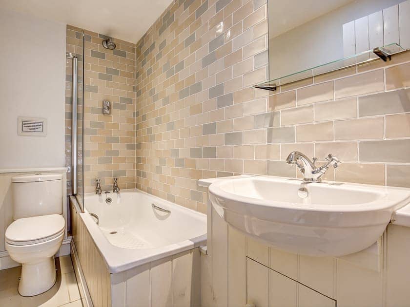 Bathroom | Valley View Cottage, Stiffkey