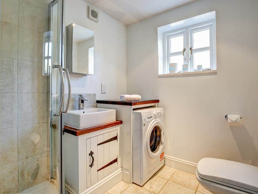 Shower room | Valley View Cottage, Stiffkey