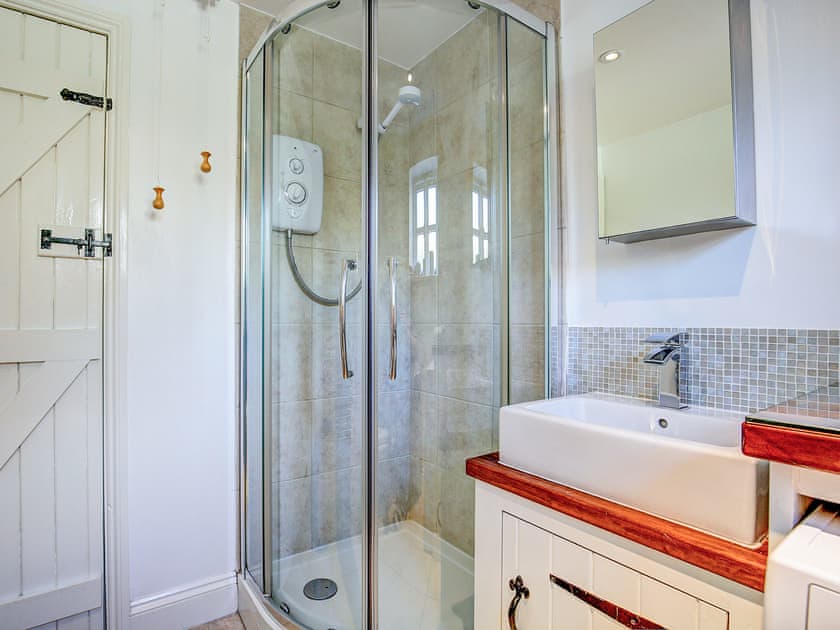 Shower room | Valley View Cottage, Stiffkey