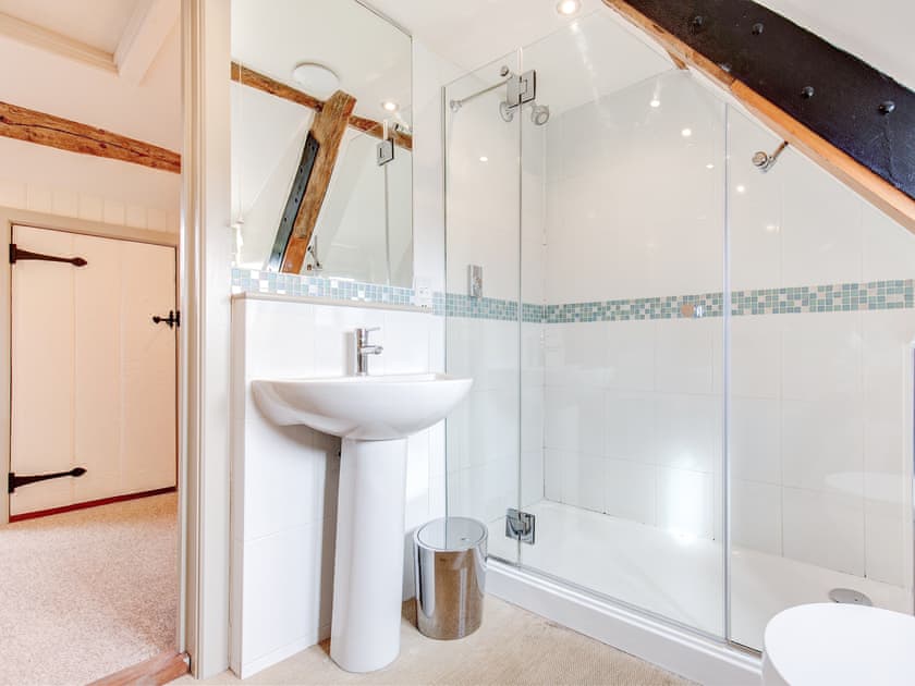 En-suite | Garden Cottage, West Beckham