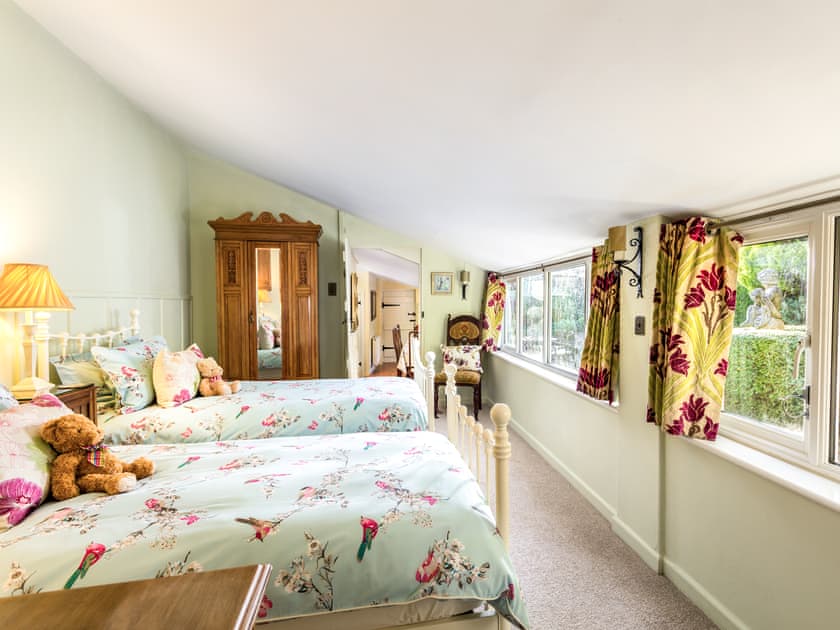 Twin bedroom | Pilgrim Corner - Vicarage Road Holiday Cottages, Minehead