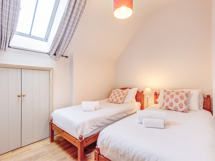 Twin bedroom | Long Barn, West Beckam, near Blakeney