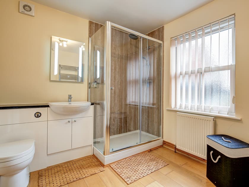 Shower room | Bakers Yard, Wells-next-the-Sea