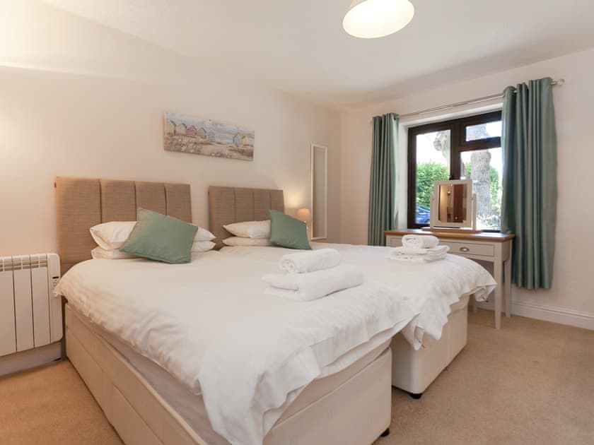 Twin bedroom | The Brancaster, Blakeney