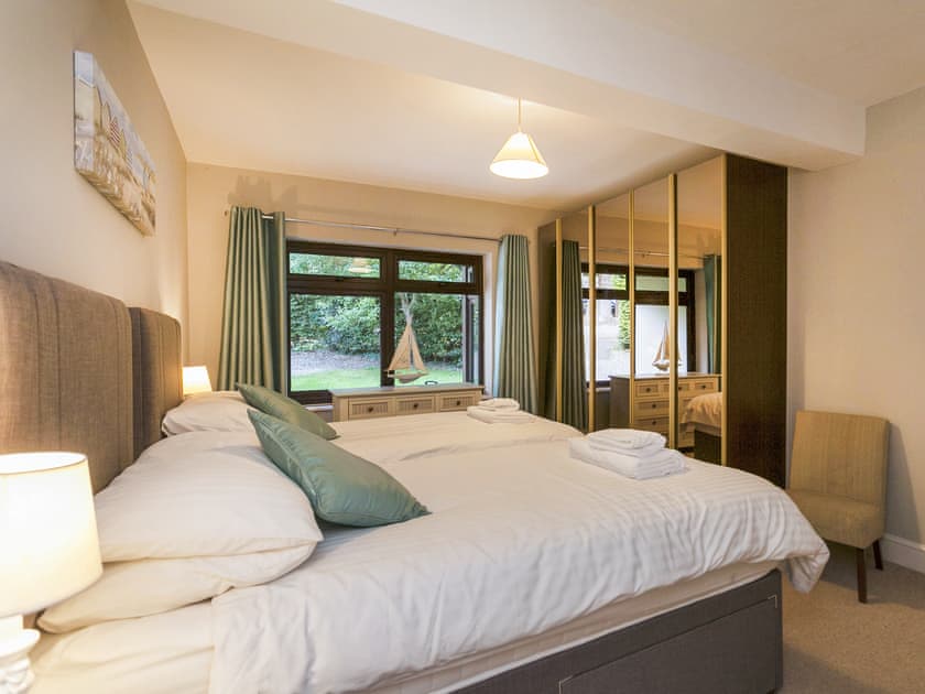 Twin bedroom | Burnham A - Burnham, Blakeney