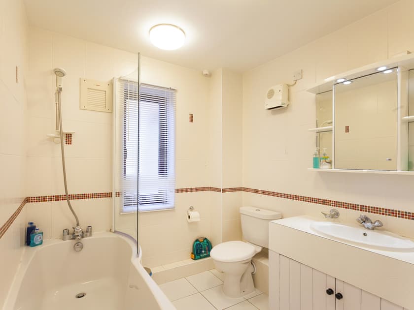 Bathroom | Burnham A - Burnham, Blakeney