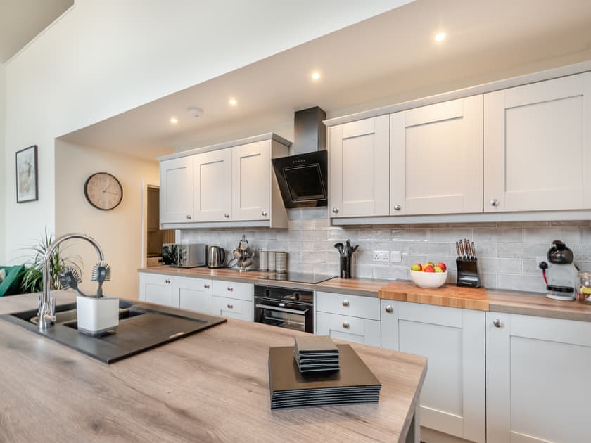 Kitchen area | Pippin - Home Farm Barns, Little Steeping