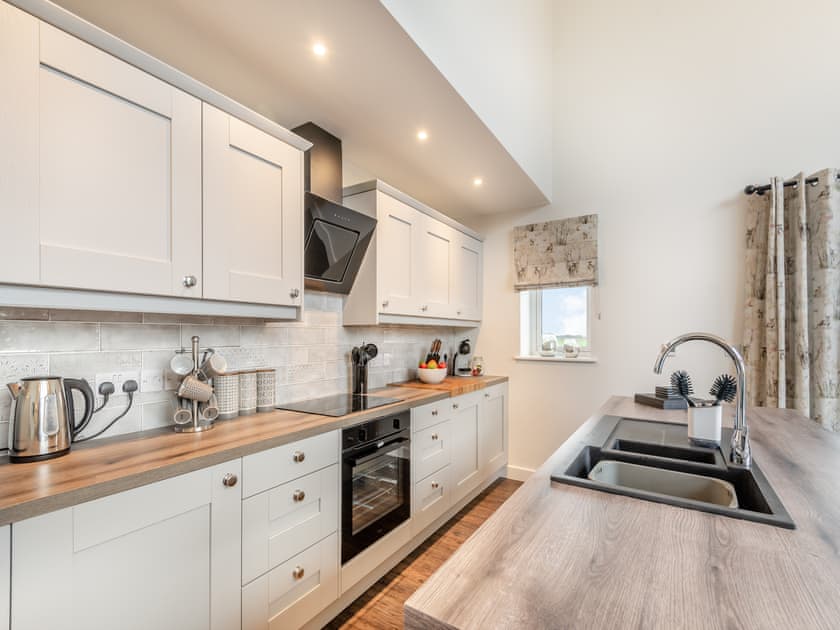 Kitchen area | Pippin - Home Farm Barns, Little Steeping