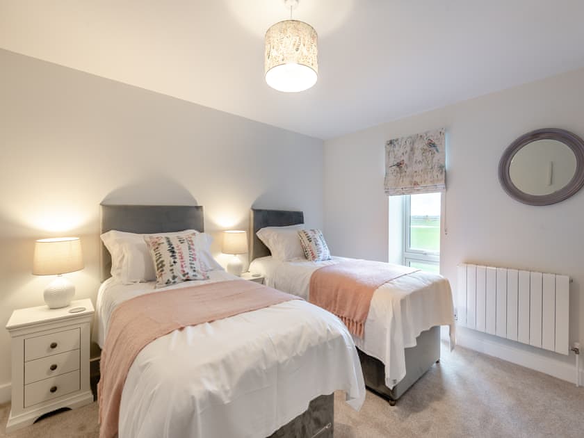 Twin bedroom | Pippin - Home Farm Barns, Little Steeping