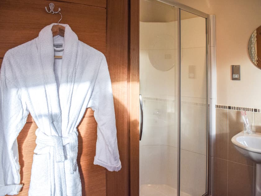 En-suite | Trelaw - Farmhouse Holidays, Cumnock