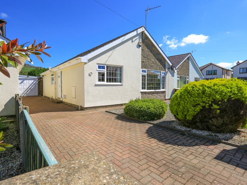 Exterior | Samson’s Place, Morfa Bychan