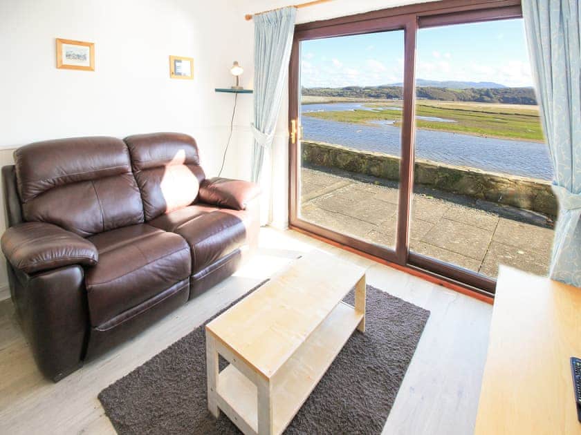 Living area | Estuary Flat, Porthmadog