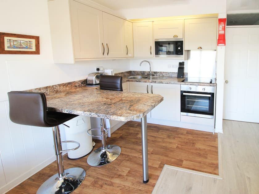 Kitchen area | Estuary Flat, Porthmadog