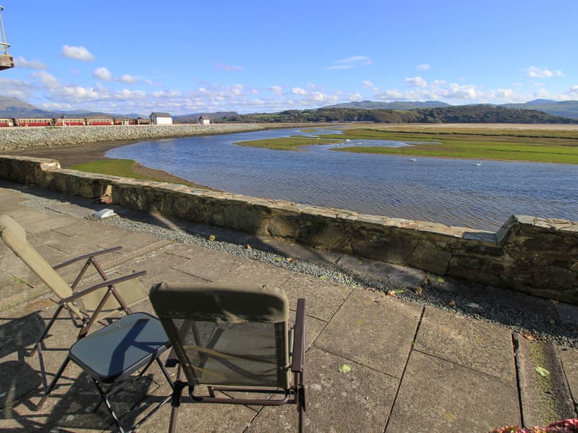 Outdoor area | Estuary Flat, Porthmadog