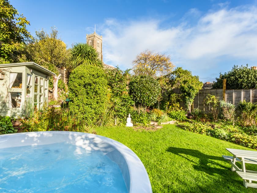 Hot tub | Pilgrim Corner - Vicarage Road Holiday Cottages, Minehead